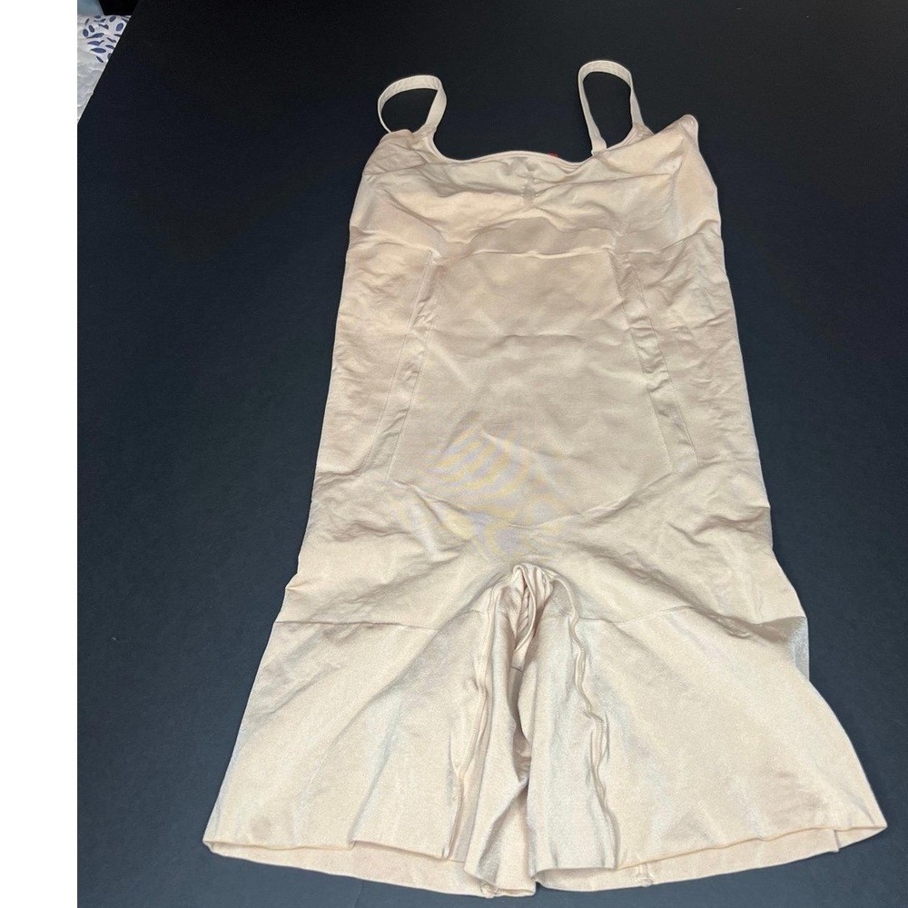 SPANX Mid-Thigh Womens Bodysuit Large Nude‎ Tan